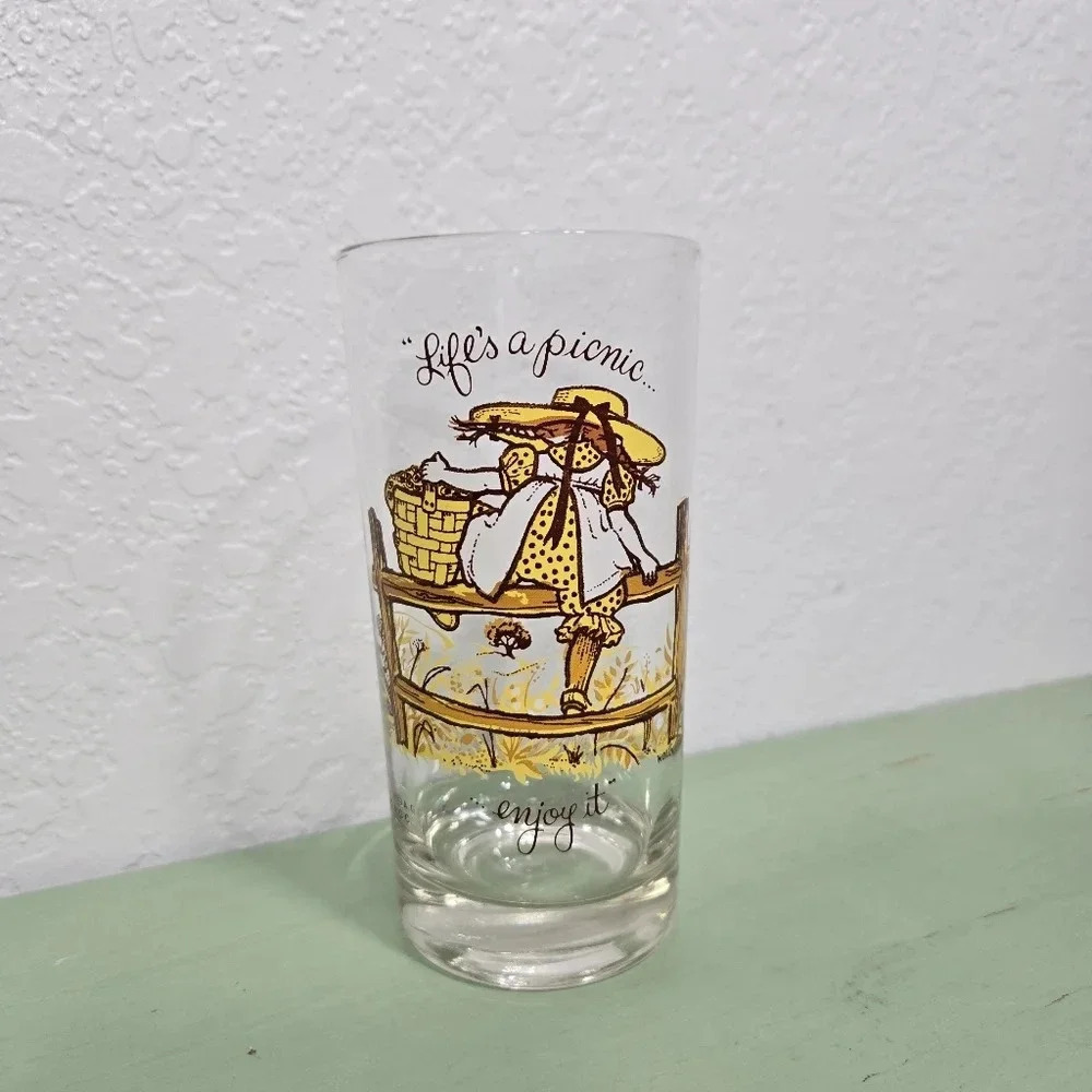 Holly Hobbie "Life's a picnic...enjoy it" Glass Cup Tumbler American Greetings